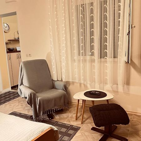 Apartments - Rooms Vesna プリモシュテン エクステリア 写真