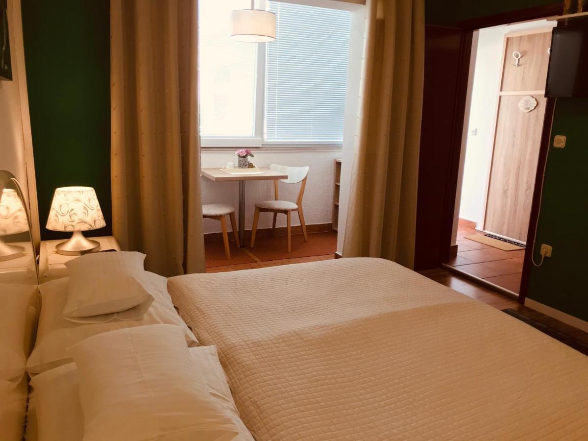 Apartments - Rooms Vesna プリモシュテン エクステリア 写真