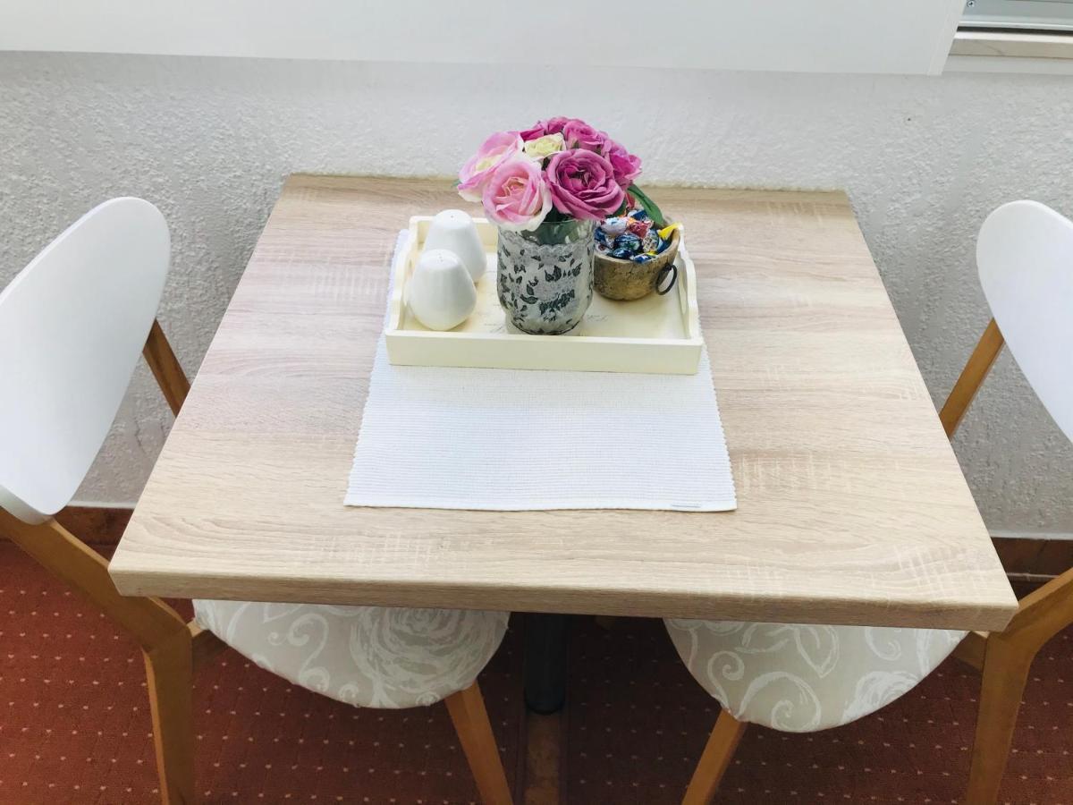 Apartments - Rooms Vesna プリモシュテン エクステリア 写真