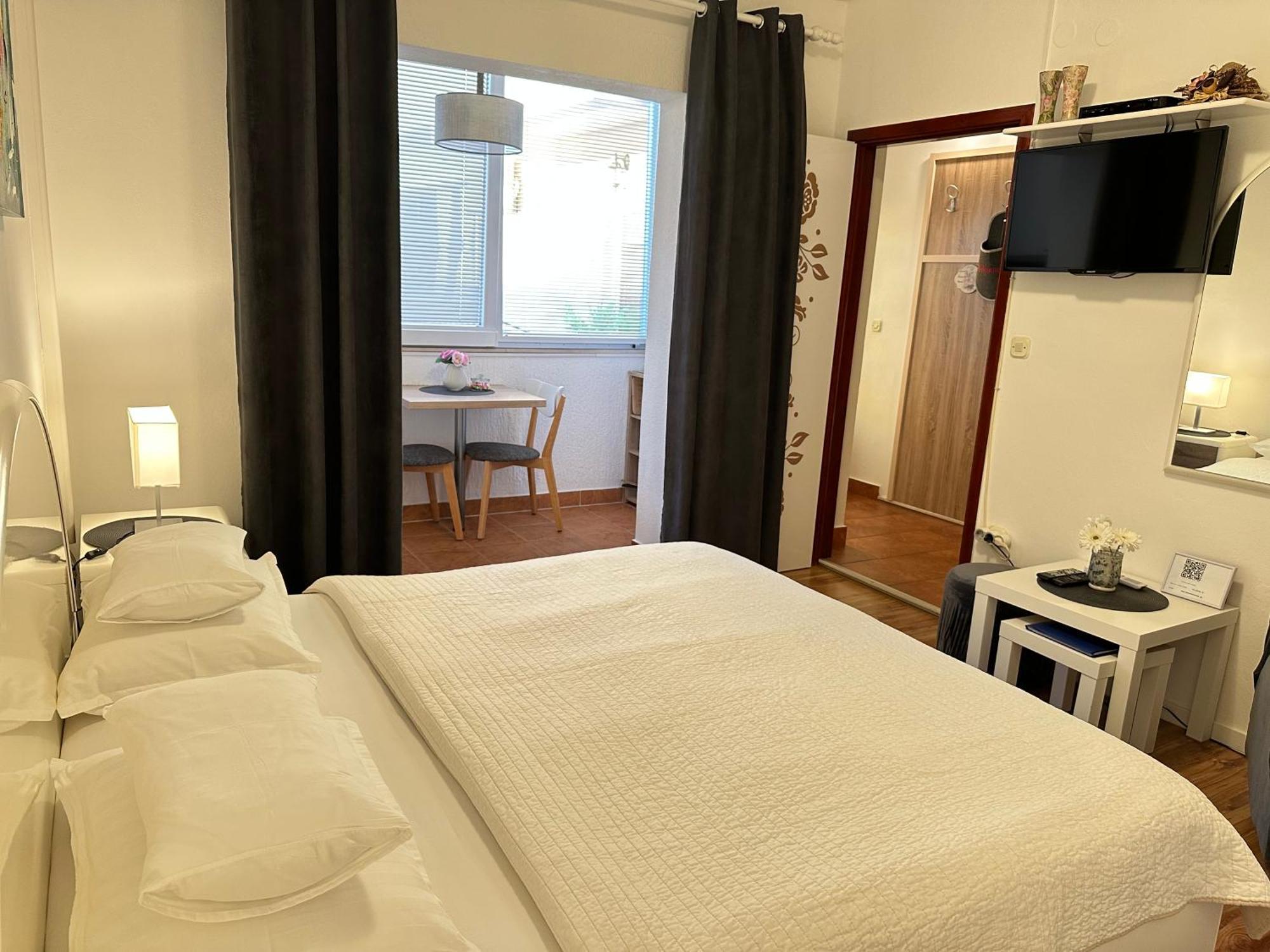 Apartments - Rooms Vesna プリモシュテン エクステリア 写真